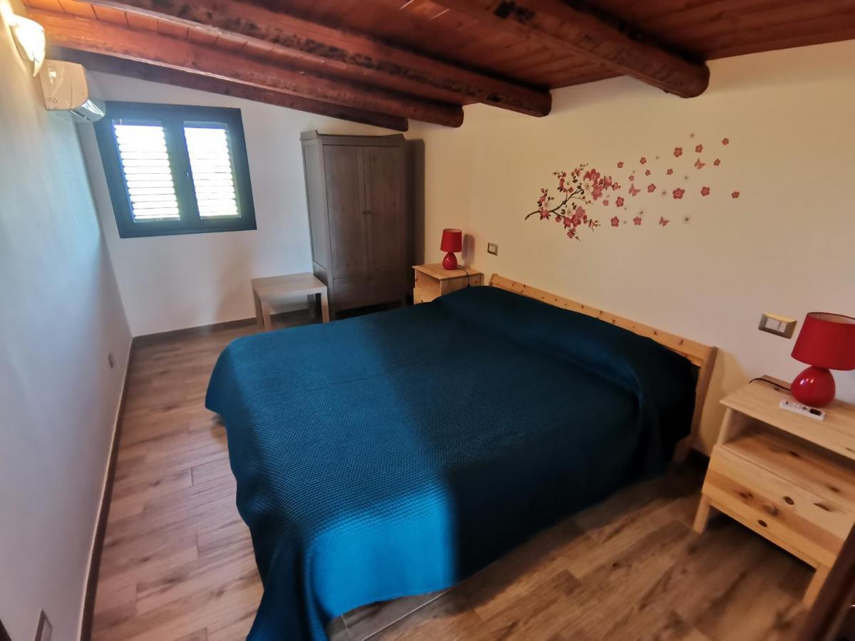 Villa Sole - Finaiti - Appartamento Per Turisti Флоридія Екстер'єр фото