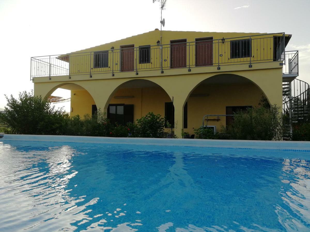 Villa Sole - Finaiti - Appartamento Per Turisti Флоридія Екстер'єр фото