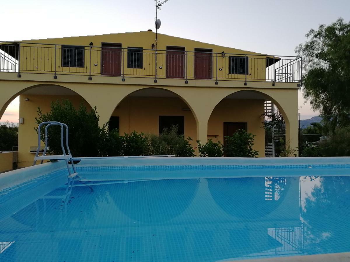 Villa Sole - Finaiti - Appartamento Per Turisti Флоридія Екстер'єр фото