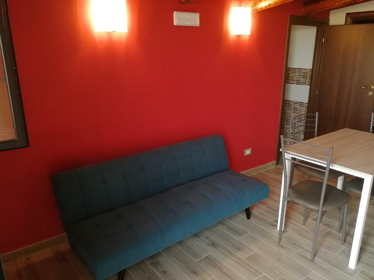 Villa Sole - Finaiti - Appartamento Per Turisti Флоридія Екстер'єр фото