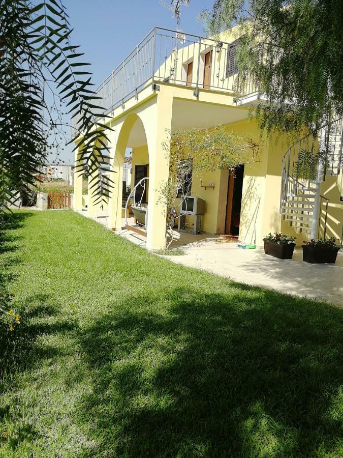 Villa Sole - Finaiti - Appartamento Per Turisti Флоридія Екстер'єр фото