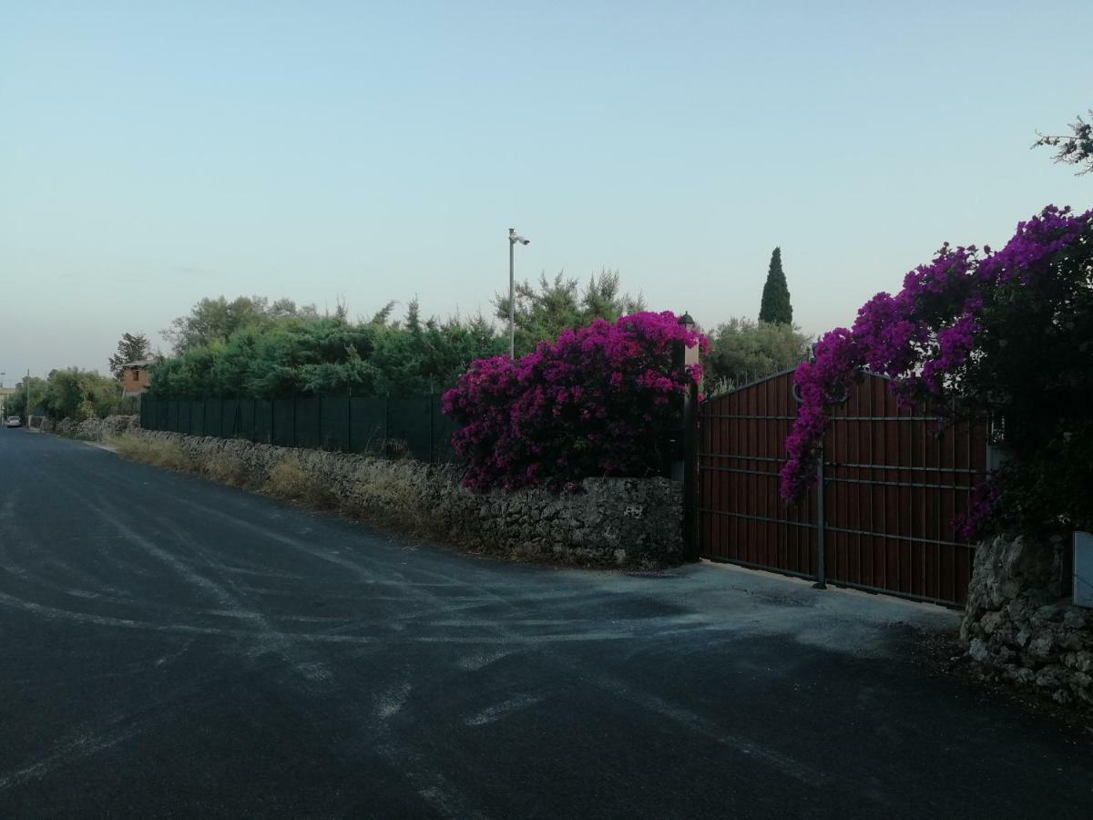Villa Sole - Finaiti - Appartamento Per Turisti Флоридія Екстер'єр фото